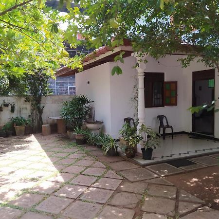 Kingdom Palace Hotel Anuradhapura Exterior photo